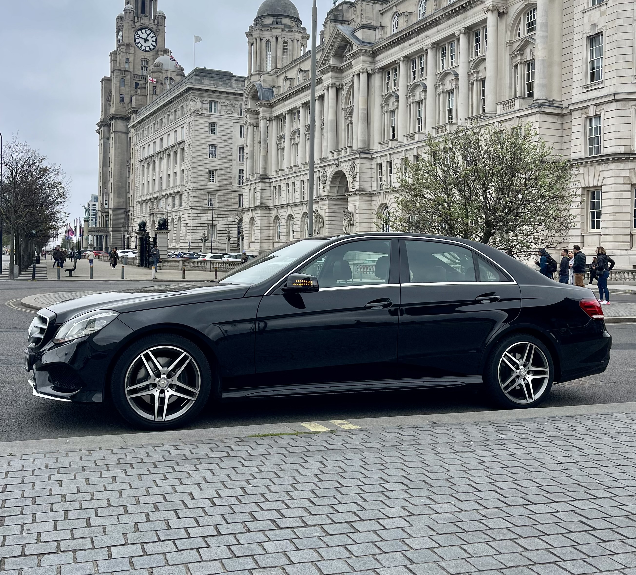 City Tours with guide by vehicle or walking 